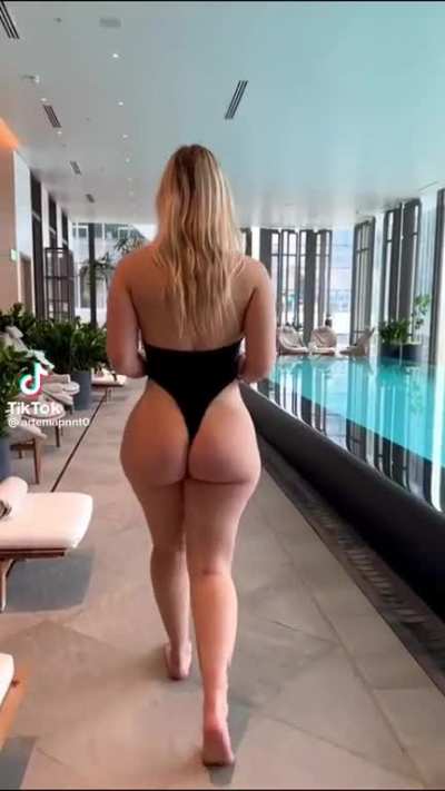 🧟‍♂️🍑