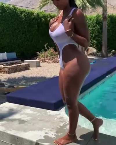 Bernice Burgos - DaBoomBoomRoom