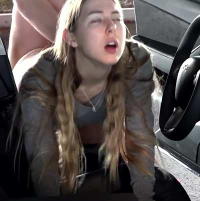 she was so cuteee ( linkks in comments )