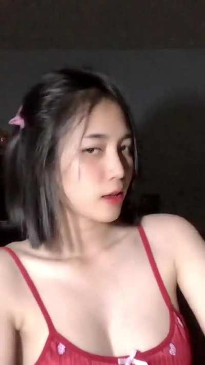 Gorgeous Thai girl 🧡