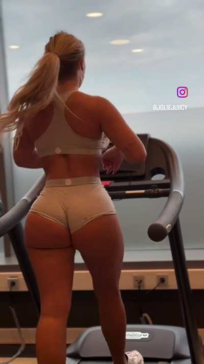 Cakeee