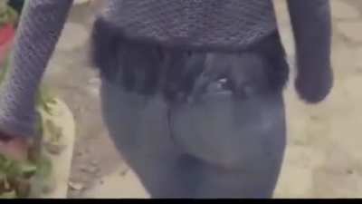 Emma Stone's amazing ass. Zoom + Slo Mo [60 FPS]
