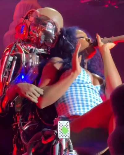 SZA lap dance 😮&zwj;💨