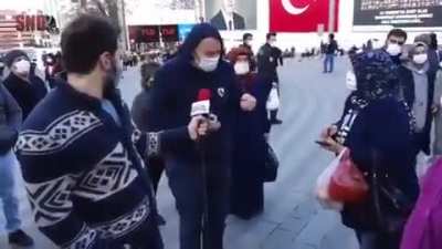 Okuduğu duanın anlamını bilmiyorlar daha ama herkesi m&uuml;nafıklık la su&ccedil;luyor.