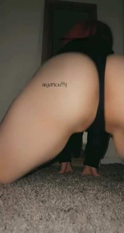 Taking a poll to see how many men like my bouncing booty 🍑