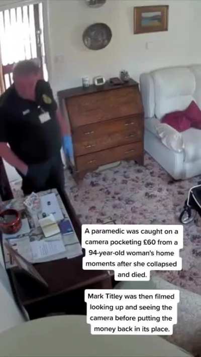 Paramedic try&rsquo;s stealing &pound;60 before noticing the camera&hellip;