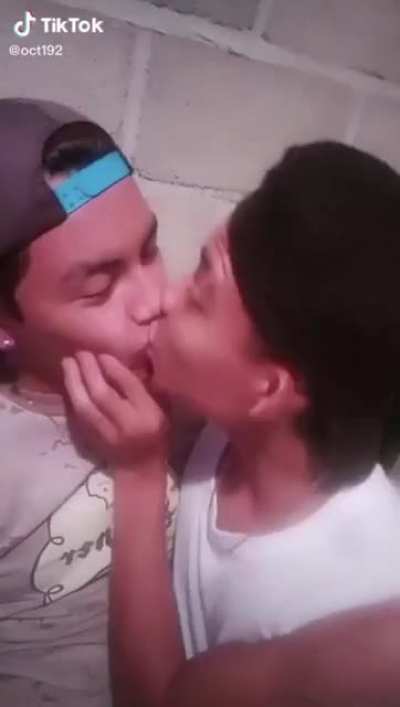 Orslok y alexby despu&eacute;s de jugar al full gays