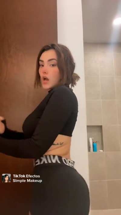 she got a body 🔥🔥🔥