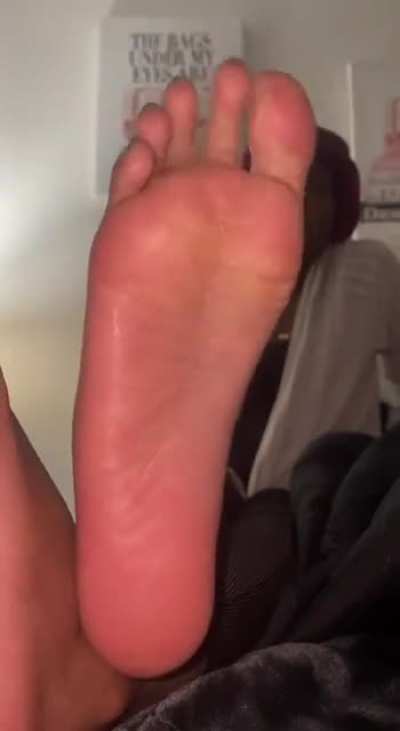 Feet in you&rsquo;re face while you stroke that dick