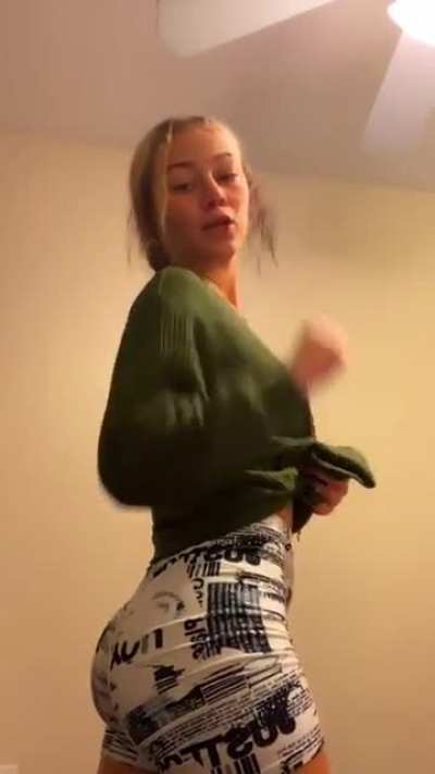 Jiggly bum