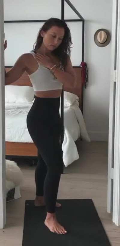 Nicole Mejia stretching