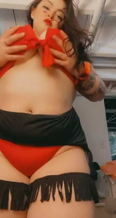 Do you like my little red cowgirl outfit? I&rsquo;d love to sit on you in it 😍