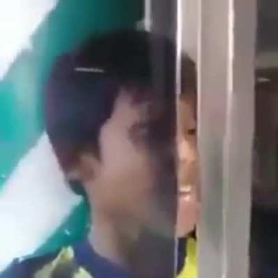 :V