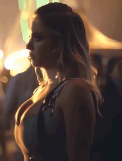 Sydney Sweeney breathing