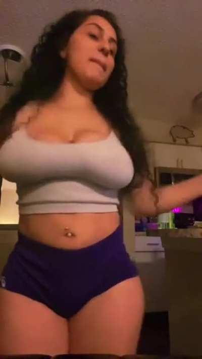 Most bubbliest ass part 2 @mandymanzano