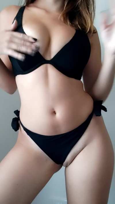 Would you smash me in my bikini? [Reveal]