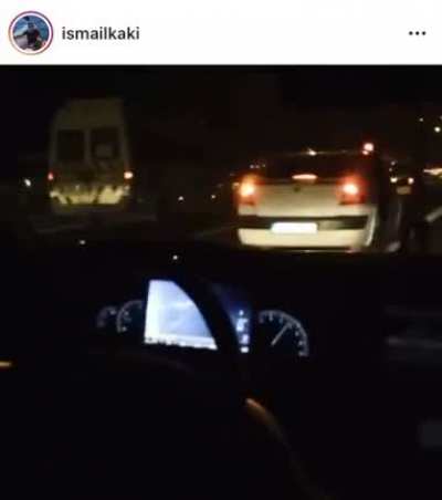 Polis Akp li gence yol veriyor