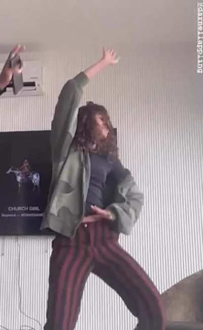Zendaya shaking it