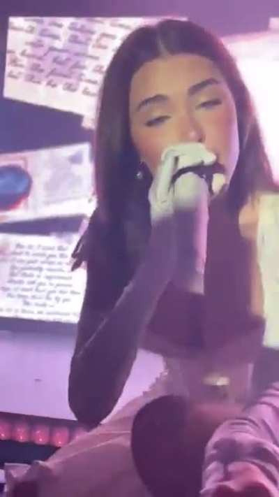 Eye contact with Madison &amp;gt;&amp;gt;&amp;gt;&amp;gt; (not my video)