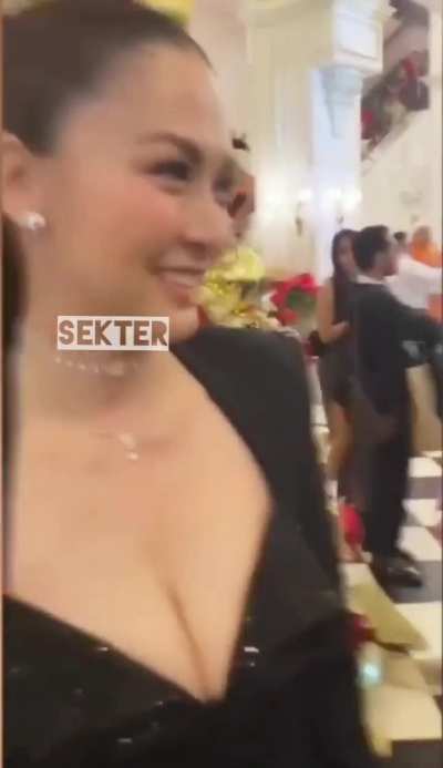 nice 📸 position ( &bull; )( &bull; )