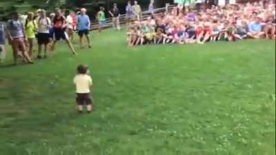 ToDdLEr UsEs miND ConTRoL oN 500 InNoCEnT CHiLdrEN
