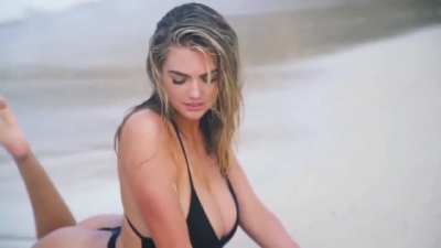 Kate Upton deep cleavage