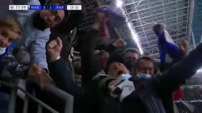 Karim benzema scored his third goals 10,5 seconds after his second one