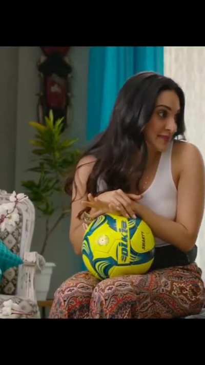 Kiara Advani &mdash;in Laxmi Bomb
