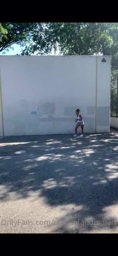 Maleni Cruz booty jiggle