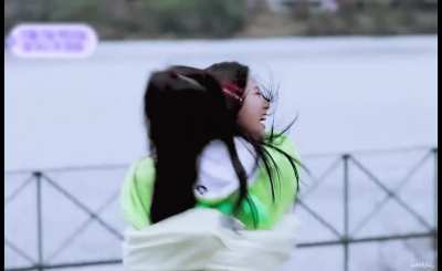 Xiaoting hugging Yujin