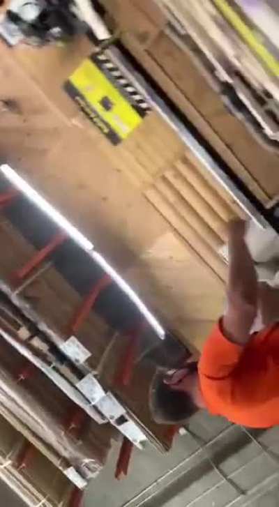 Jerk who&rsquo;s &ldquo;JuSt AsKiNg QuEsTiOnS&rdquo; targets a grieving customer, makes her cry, shows no sympathy, and records the entire thing.