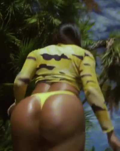 My type of woman 😍