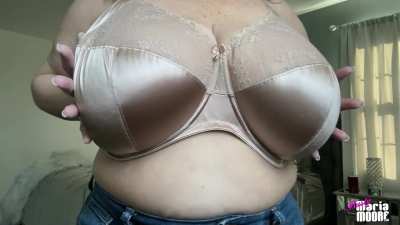 It's time to retire another bra and Maria thinks it deserves a sendoff
