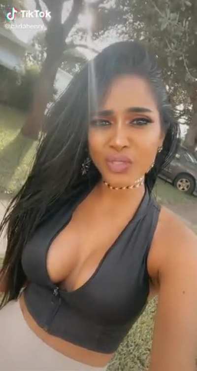 Her accent 😍😍