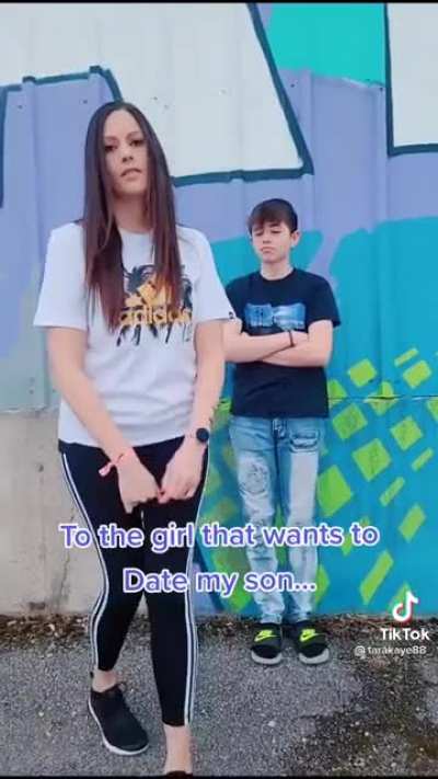 Don&rsquo;t mess with her son😡