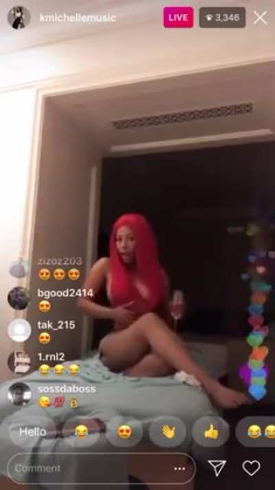 If she knew we had a fuck!n community dedicated to her the fake nip slips would get turnt up a notch😩