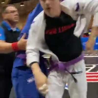 Sneaky wrist lock - haven't seen this one before