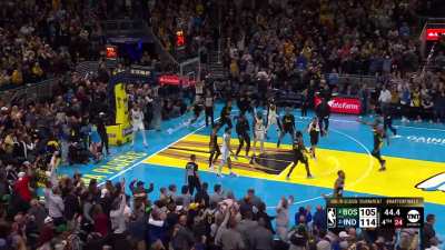 [Highlight] Aaron Nesmith&rsquo;s dunk has the Indiana crowd going crazy