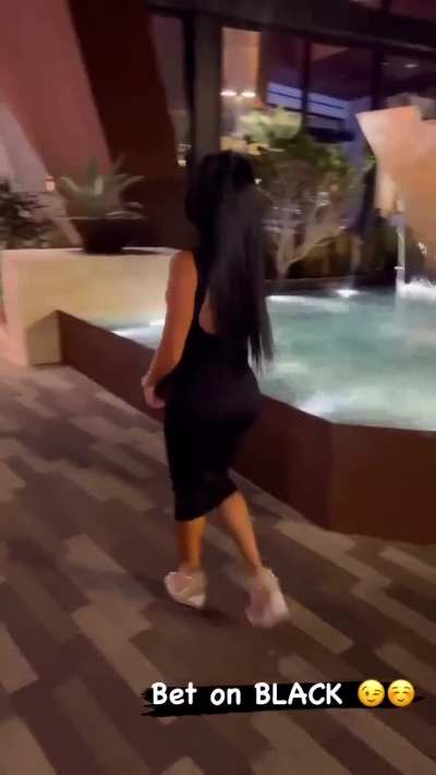 Victoria Nguyen (IG: quynh_n1402)