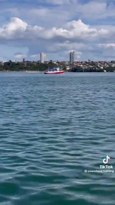 How to tell if you&rsquo;re on a collision course while on a boat 🚤 🛳