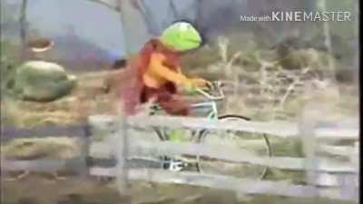 Kermit dies in a tragic bycicle accident