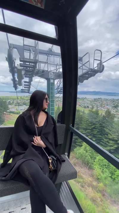 Jane De Leon
