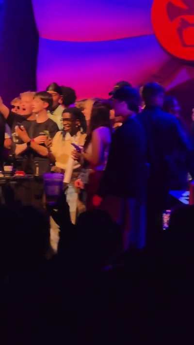 Crowd on stage - Thundercat sang to a kid!