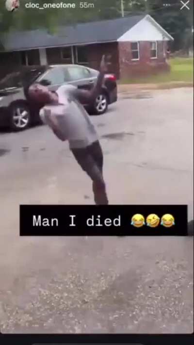 Wonda Rousey misreads her name and tries to intimidate Shaquille o'Neil who continues to practice his free throw at the hood reunion