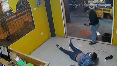 Robber gets owned