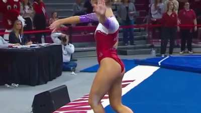 Lauren Williams: University of Arkansas gymnastics 🤍❤️🐖🤸&zwj;♀️