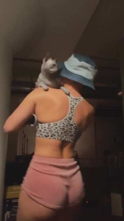 👀