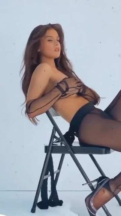 Hailee Steinfeld... wow