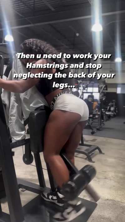 Legs be small as hell no definition booty not matching the thighs🤦🏾&zwj;♀️ Please stop ONLY working Quads. You have other muscles that need growing too lol   #bodybuilding #naturalbodybuilding #naturalbody #bodygoals #gymbody #gymmotivation #bodytransformatio