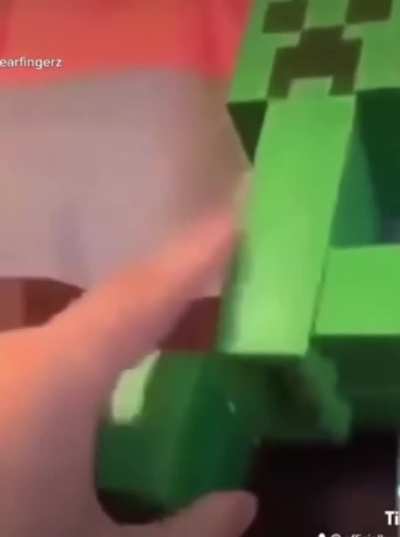 🗿